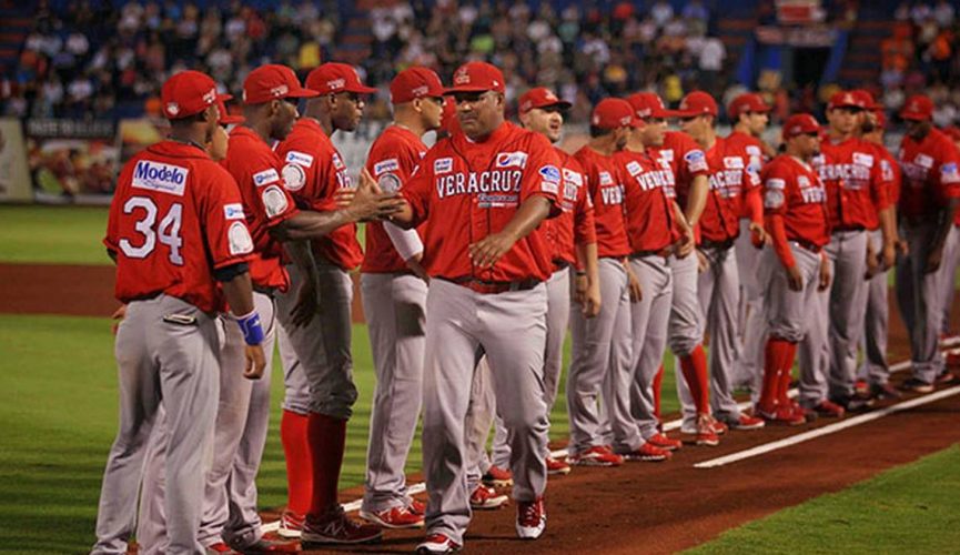 Buzón Poza Rica: AMLO anuncio el regreso del Águila de Veracruz a la Liga  de Verano de Béisbol